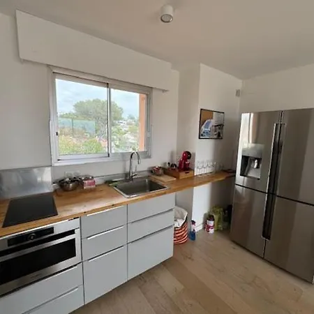 شقة 2p Au Calme Avec Sa Vue Mer *