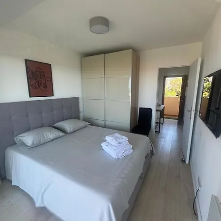2p Au Calme Avec Sa Vue Mer Apartment
