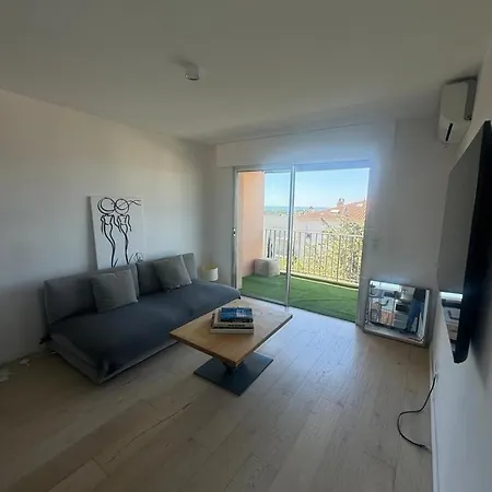 Apartment 2p Au Calme Avec Sa Vue Mer *